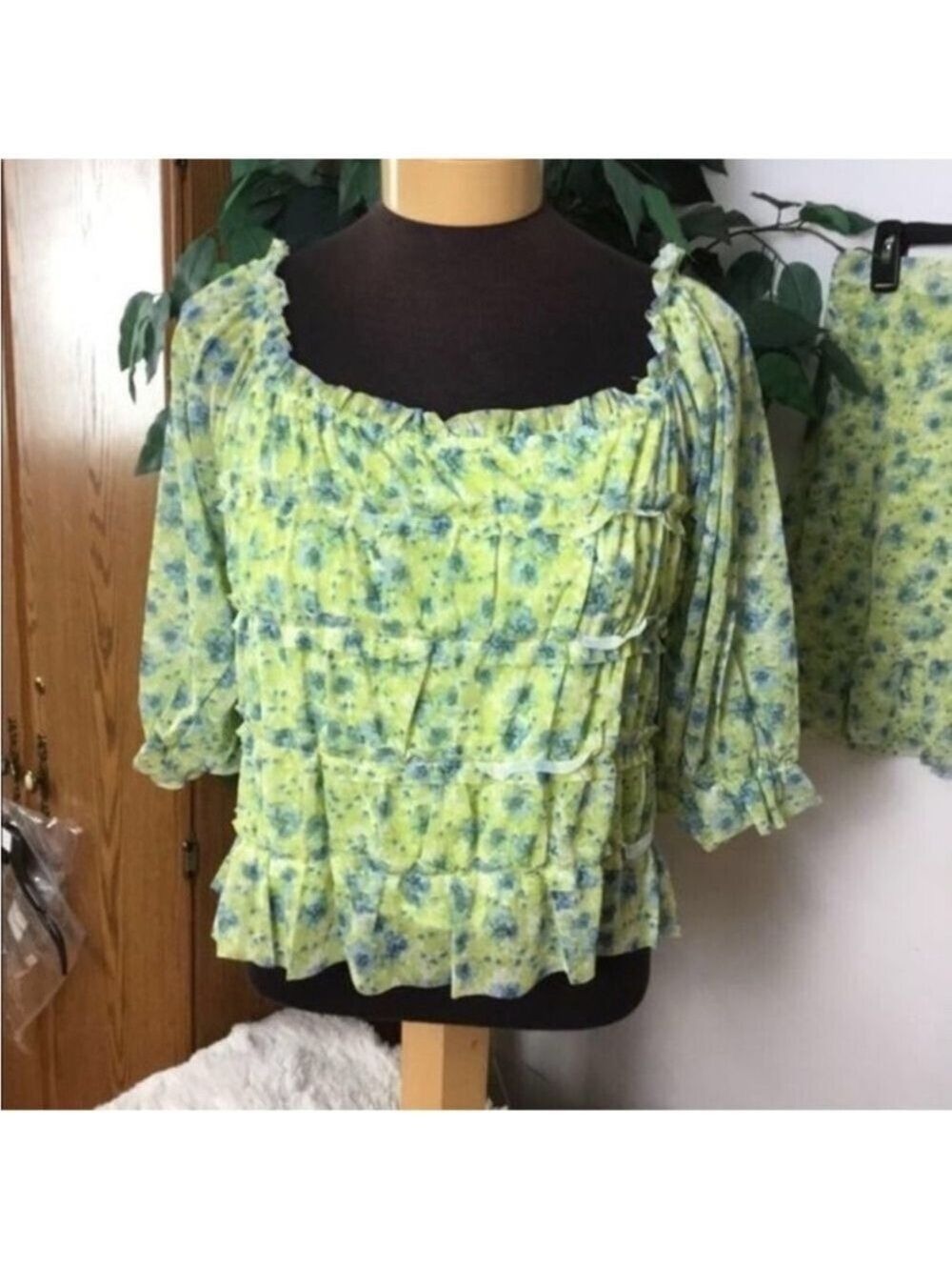 SO faux wrap skirt & on/off shoulder set Woman’s Juniors size XL floral - Picture 8 of 12